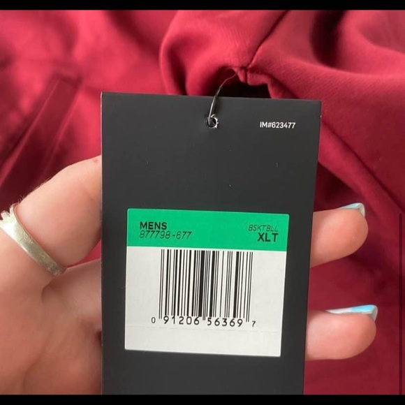 Cleveland Cavaliers Therma Sweatshirt - New with tags - Picture 4 of 5